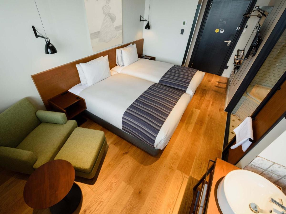 Premium Hollywood Twin Room Non-Smoking