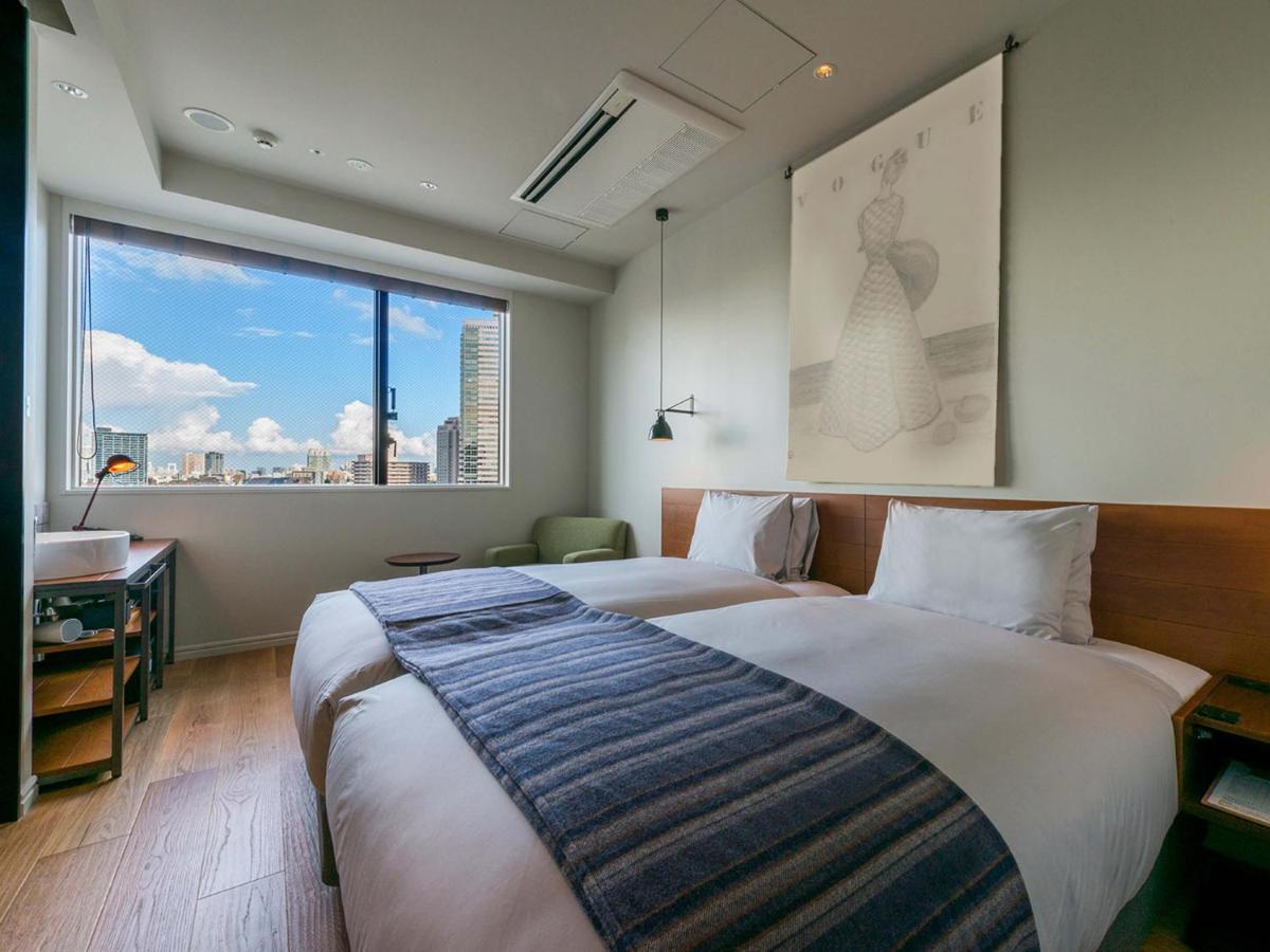 Premium Hollywood Twin Room Non-Smoking