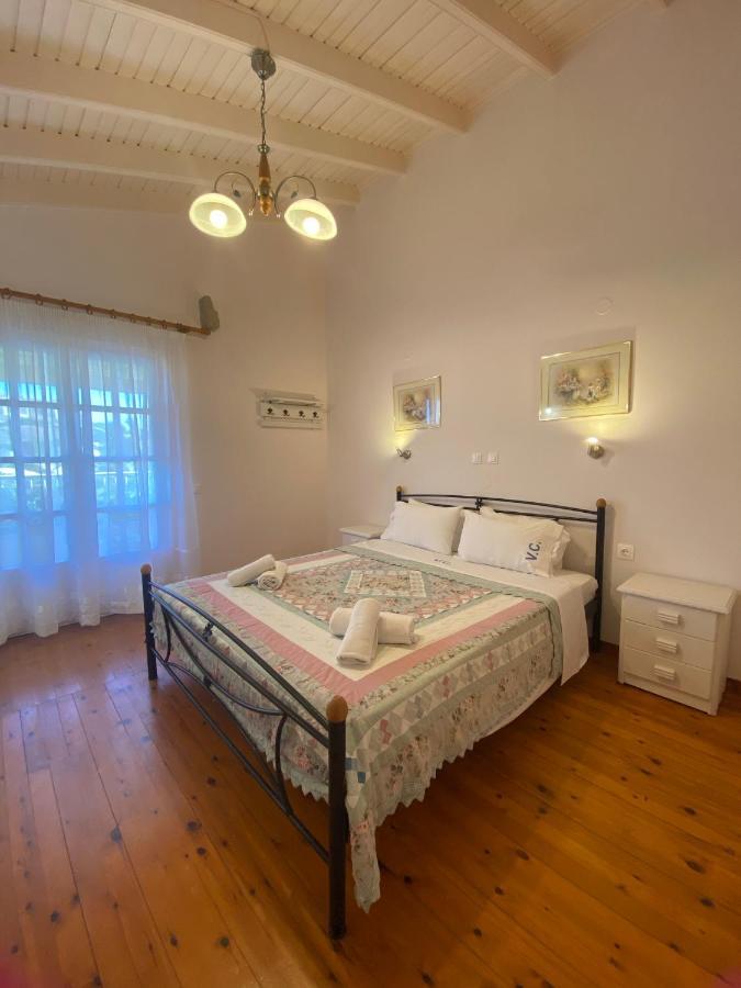 Superior Two-Bedroom Apartment Split Level Pool View