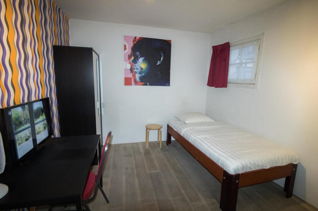 Single Room Private Bathroom