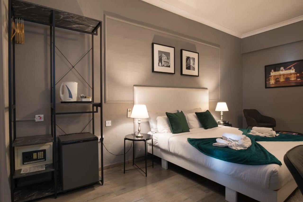 Double or Twin Room Balcony Sea View