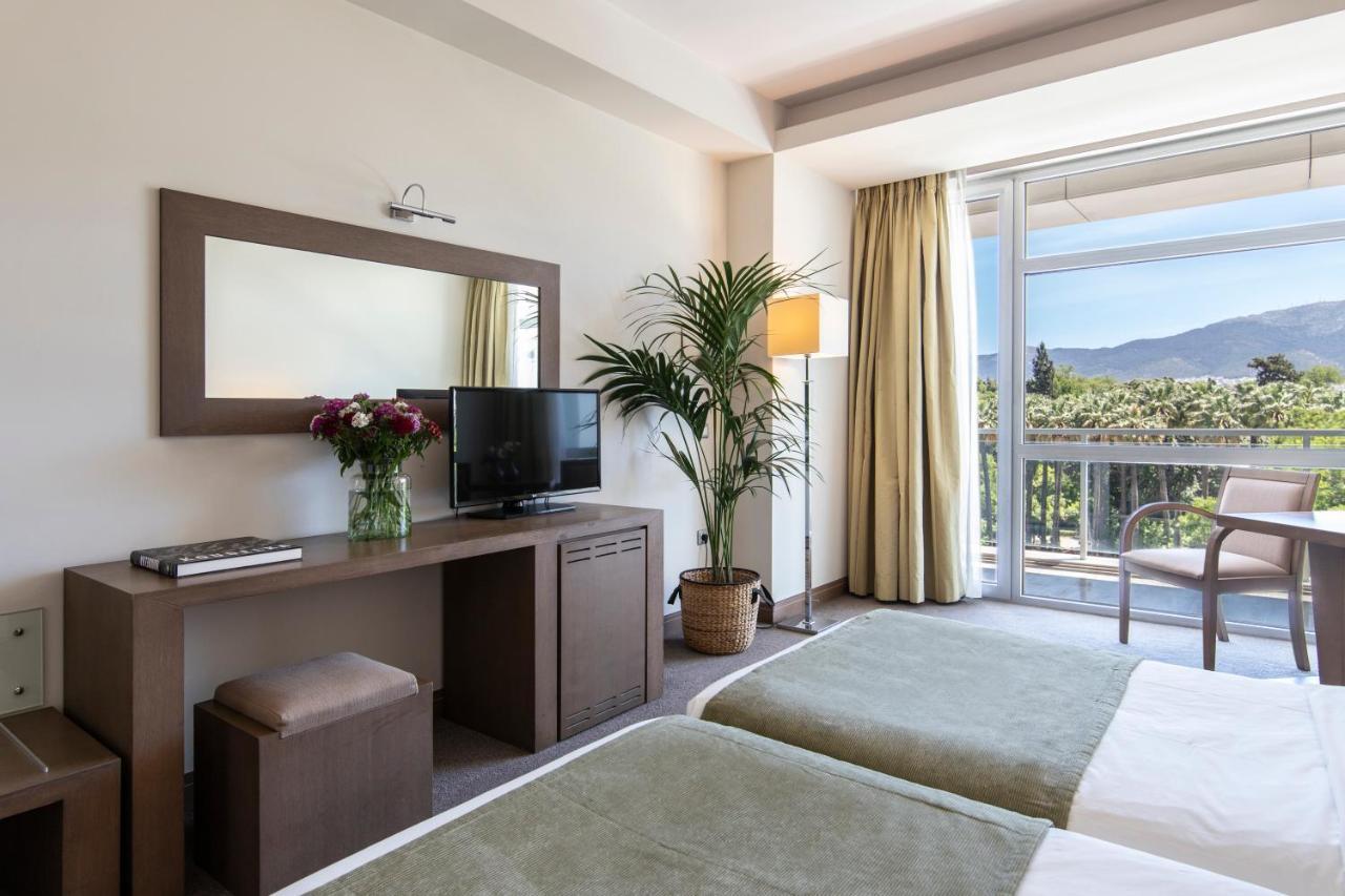 2 Double Rooms Interconnecting Door