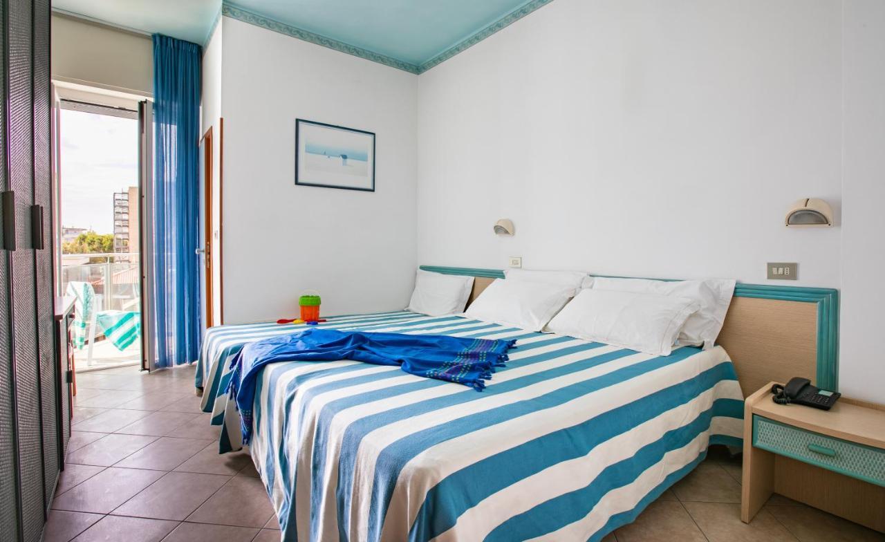 Quarto Duplo com Cama Extra
