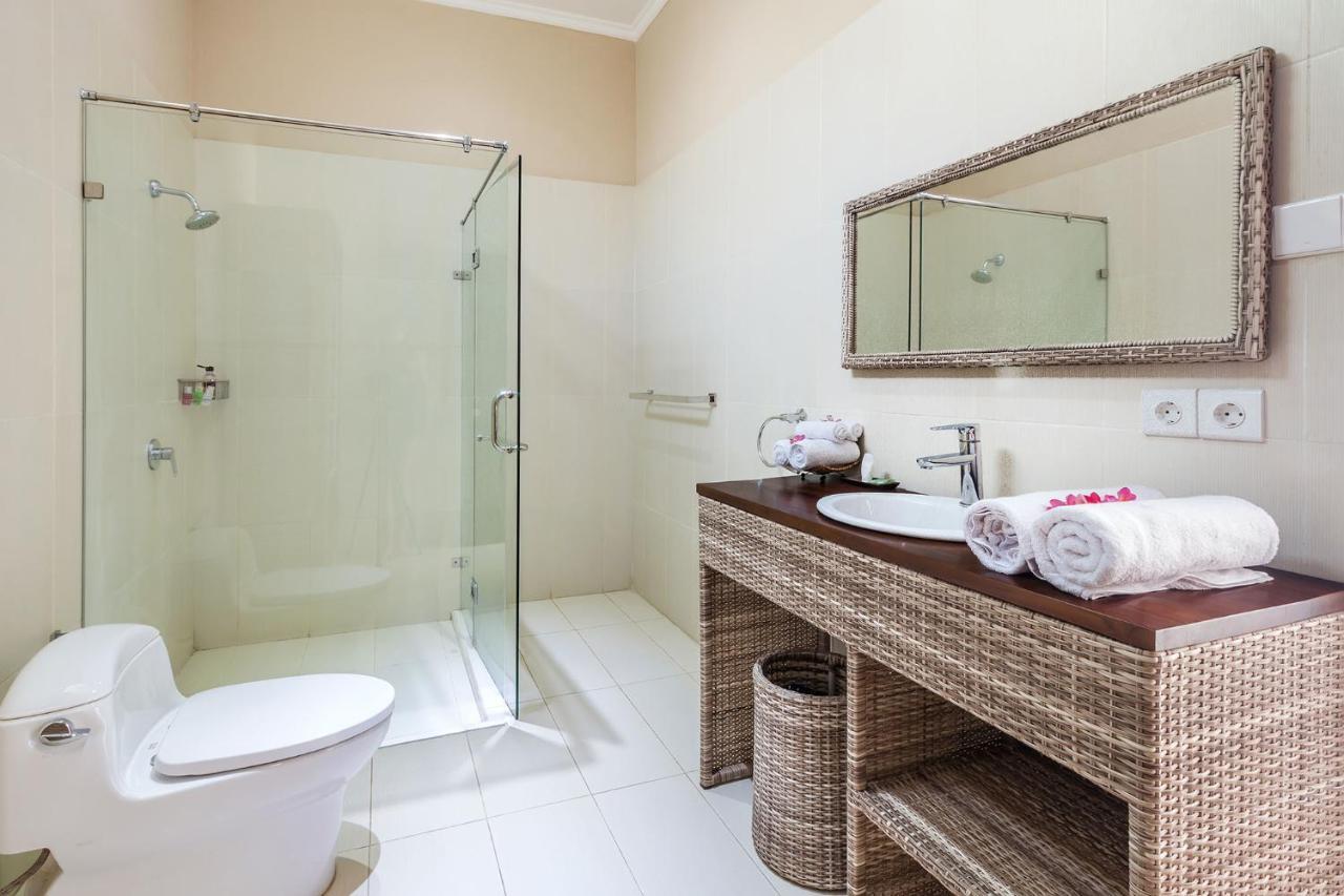Quartos Comunicantes Deluxe com Acesso à Piscina