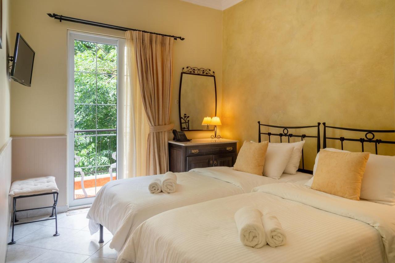 Double or Twin Room En Suite Bathroom