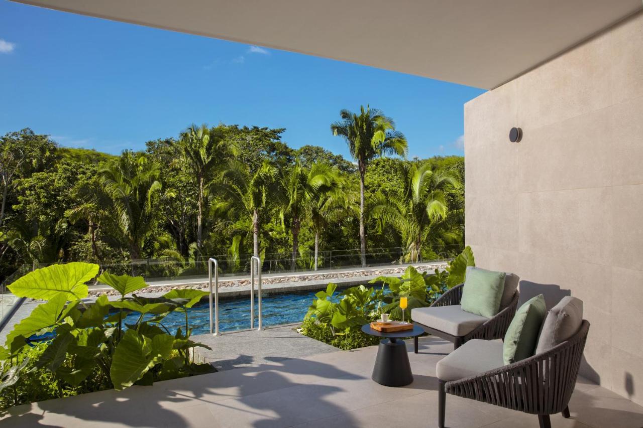 Junior Suite Swim out Tropical view 2 Queen,1251904711:JPEG
