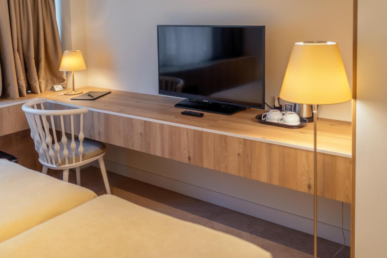 Doppel-/Zweibettzimmer mit Stadtblick