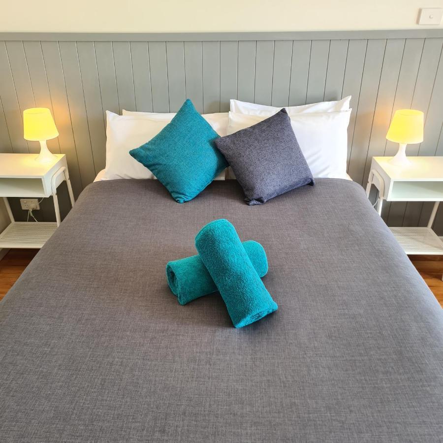 Queen Kitchenette Pet Friendly