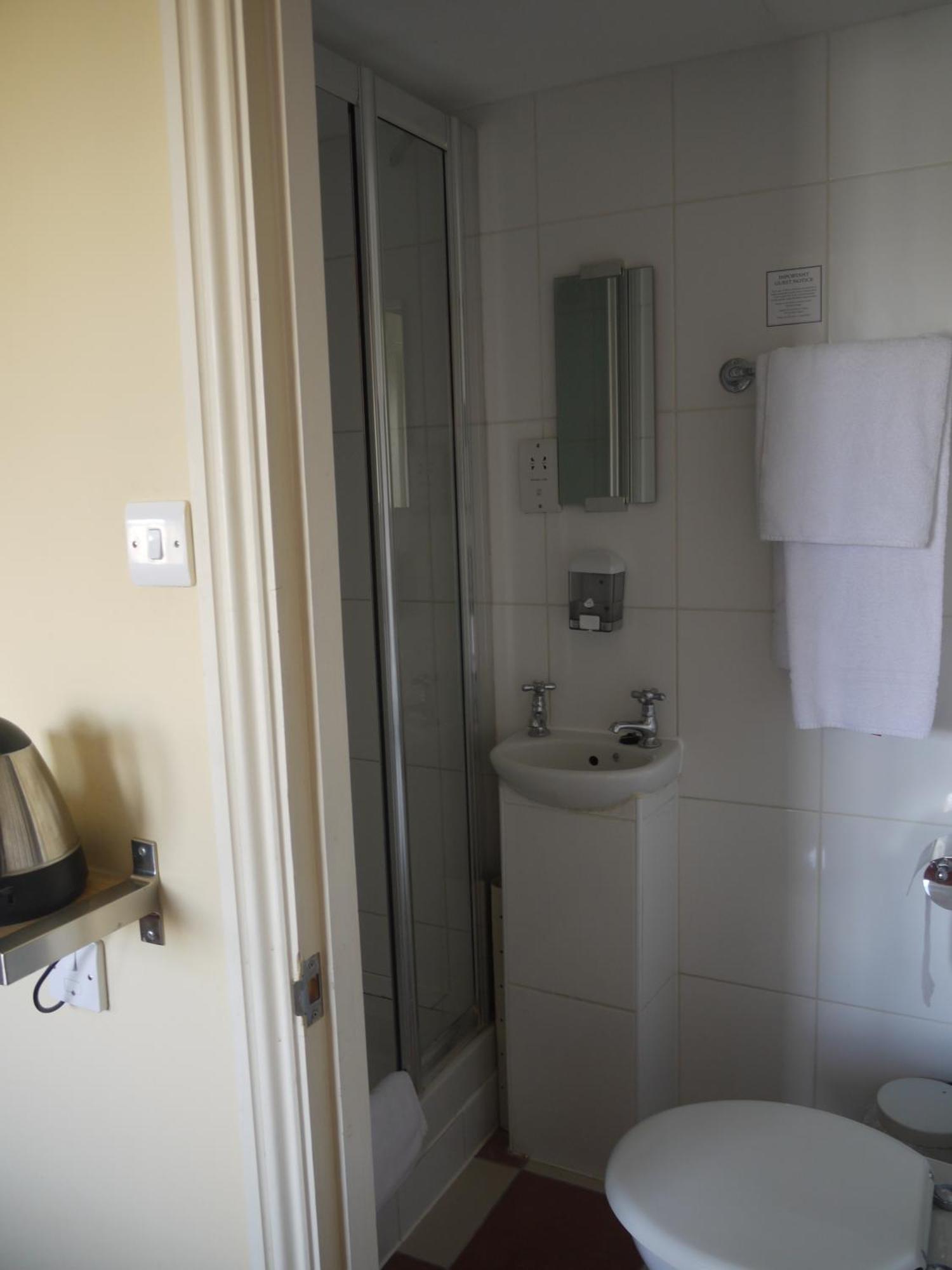 Small Double Room,1323543019:JPEG
