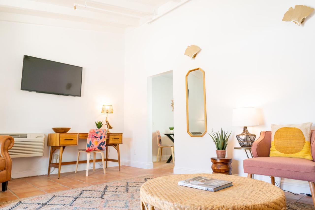Signature One Bedroom King Suite