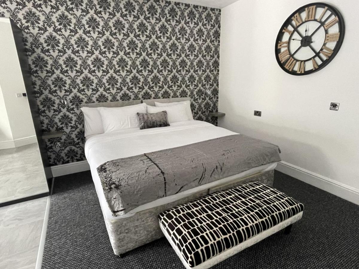 Deluxe King Suite