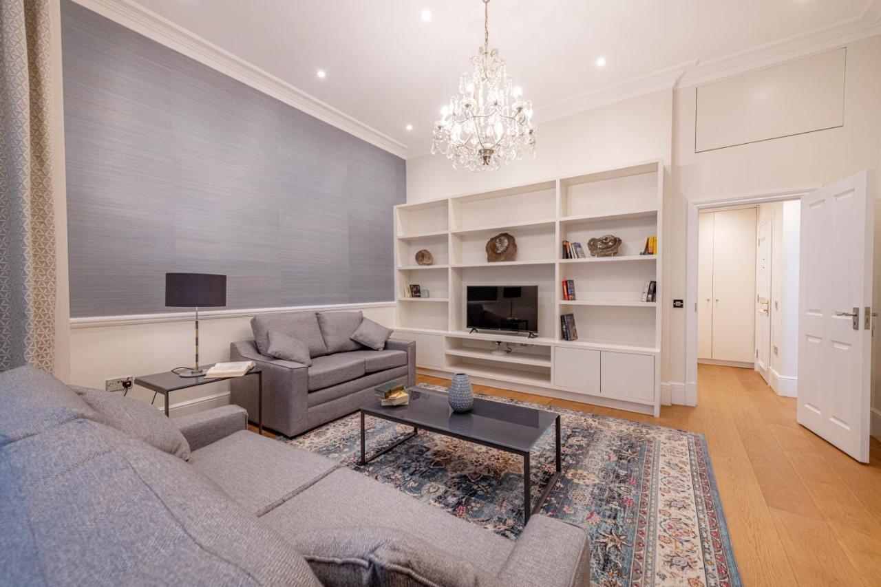 Deluxe One Bedroom Apartment