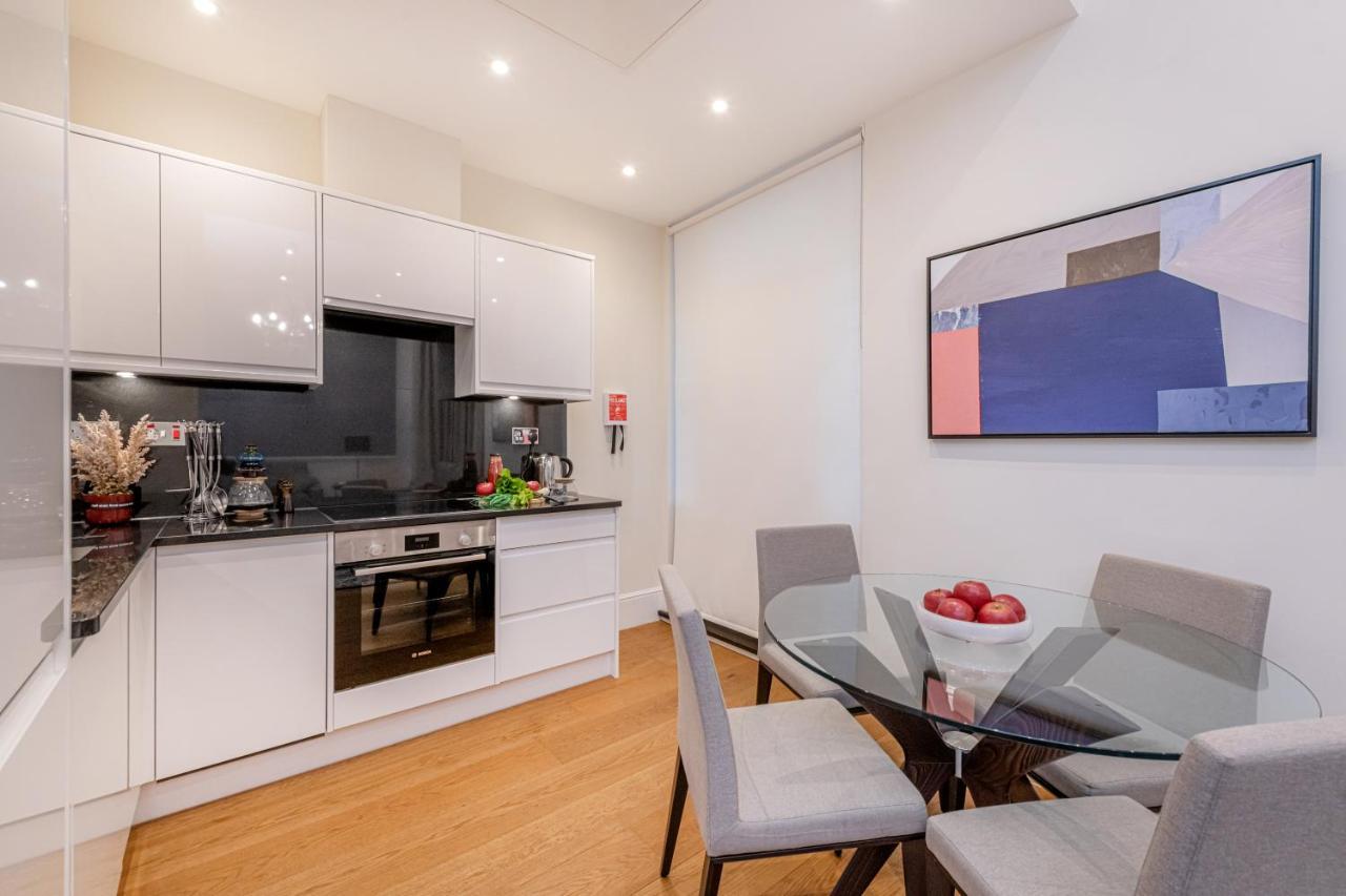 Deluxe One Bedroom Apartment