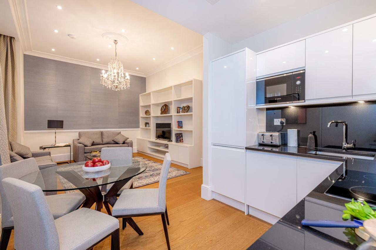 Deluxe One Bedroom Apartment