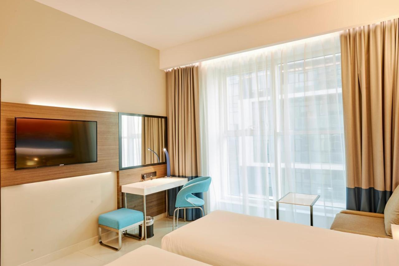 Twin Room includes Food & Beverage excluding room dinning