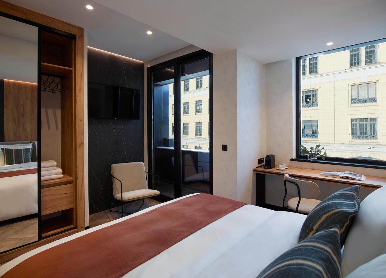 Doppelzimmer The Port mit Balkon und seitlichem Meerblick