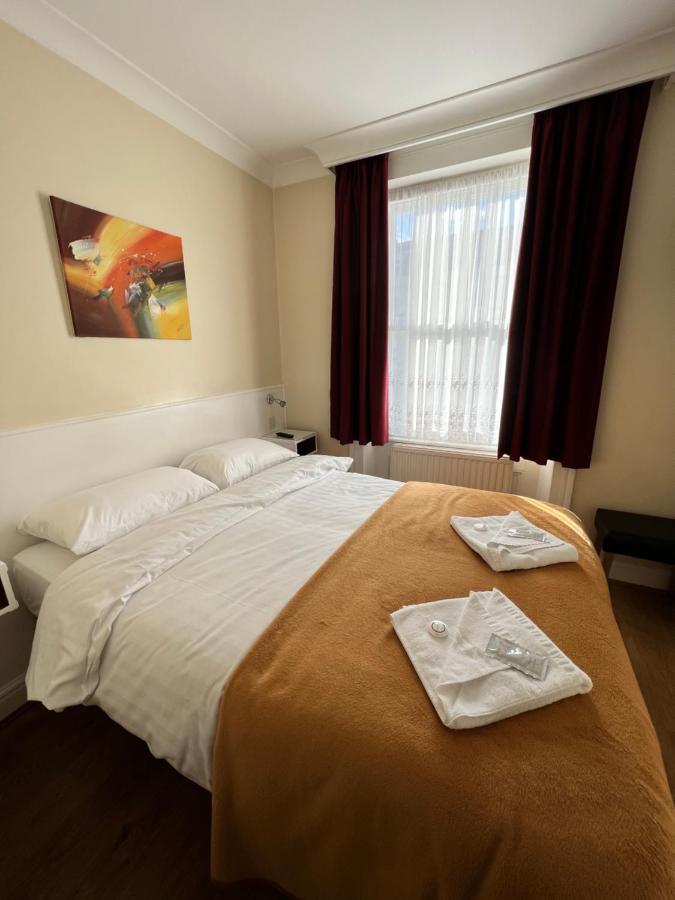 Double Room Private Bathroom