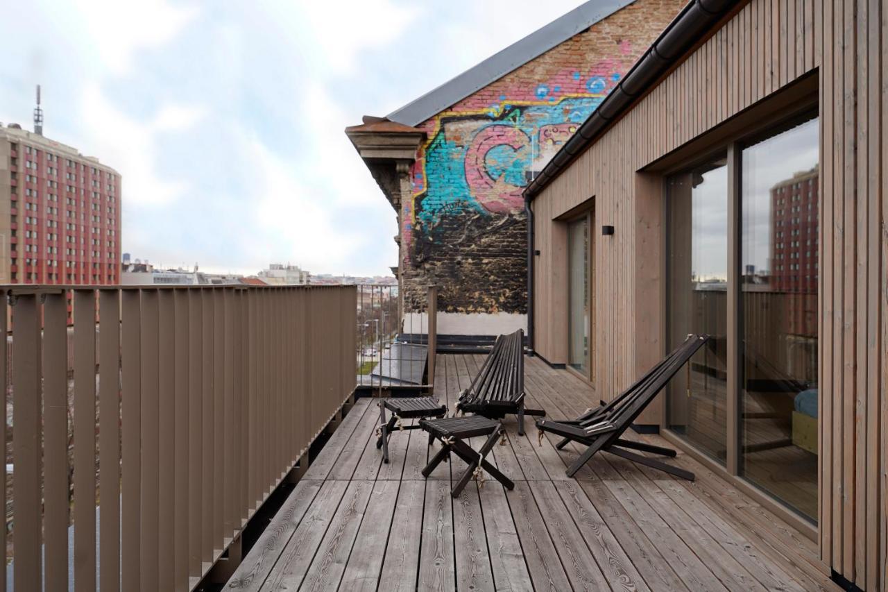 Large Studio Kitchenette Terrace