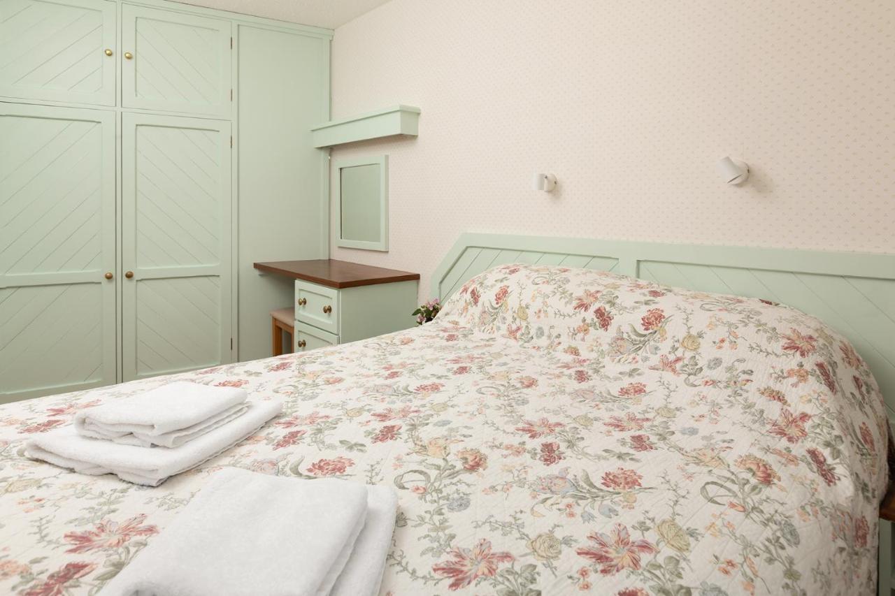 Three-Bedroom Apartment,1188281620:JPEG