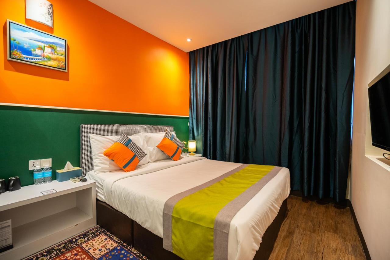 Deluxe Queen Room