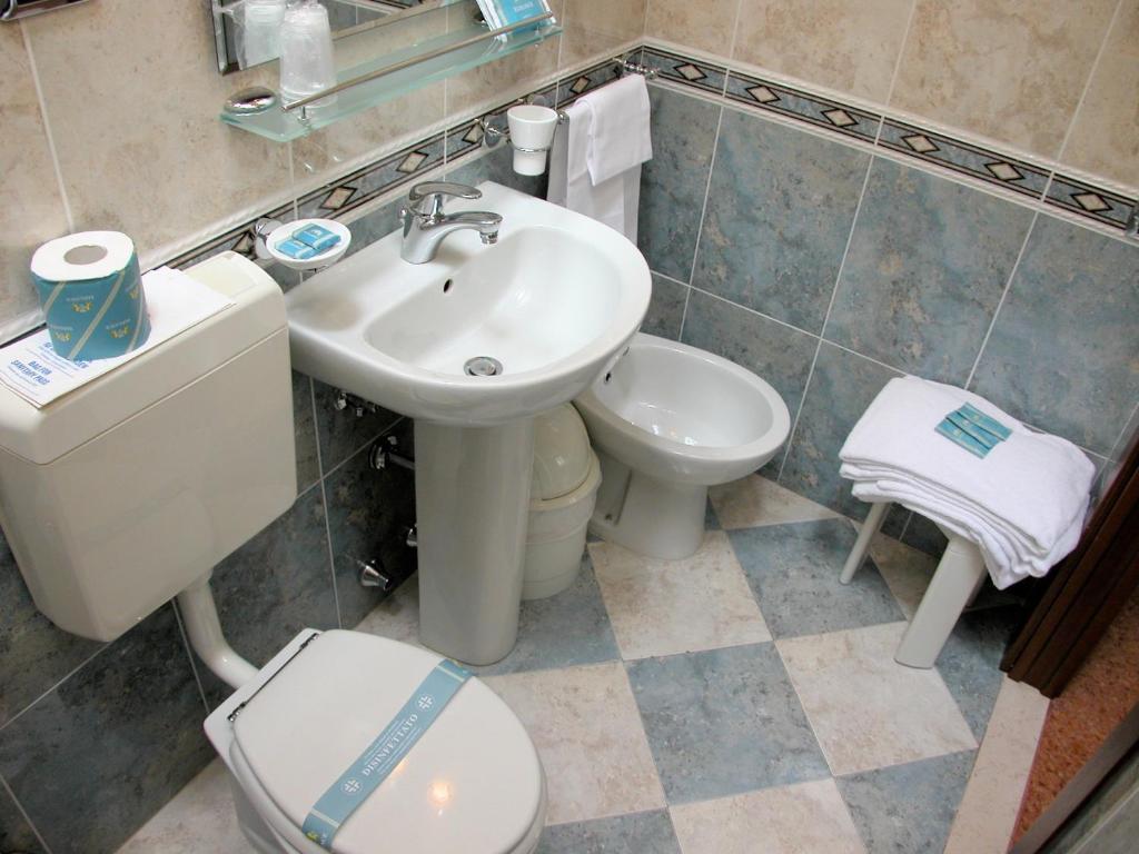 Double Room,925688191:JPEG