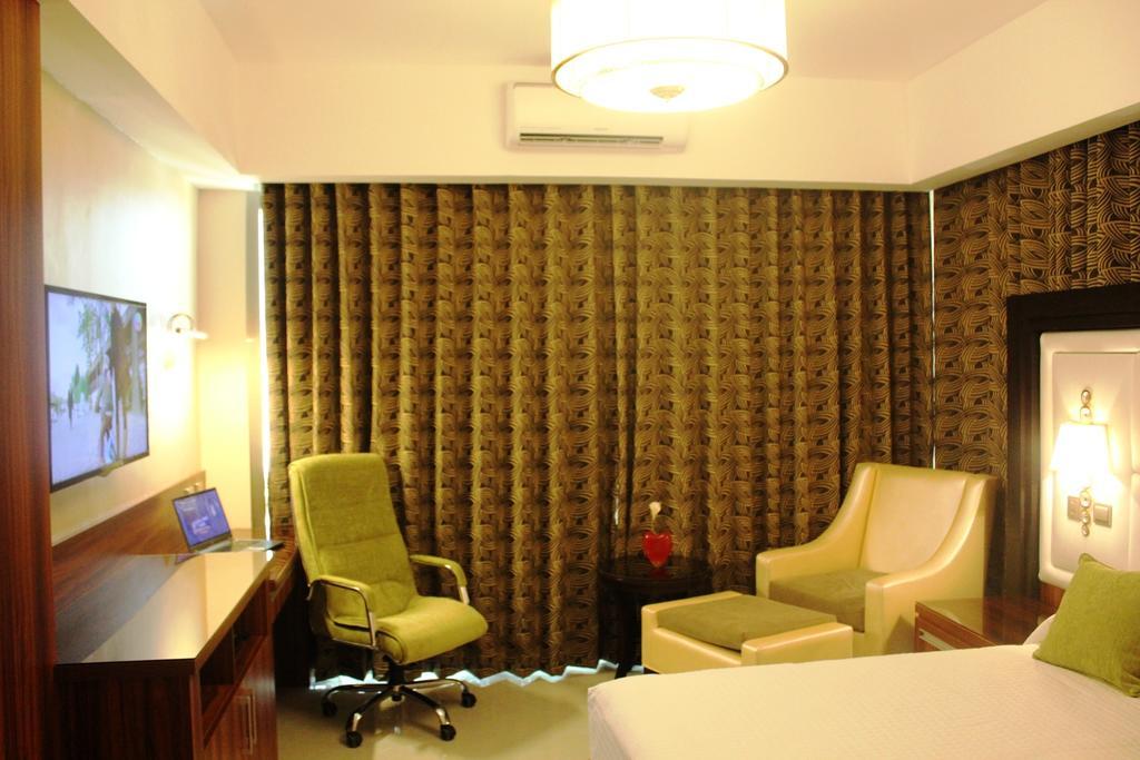 Crown Executive,119042266:JPEG