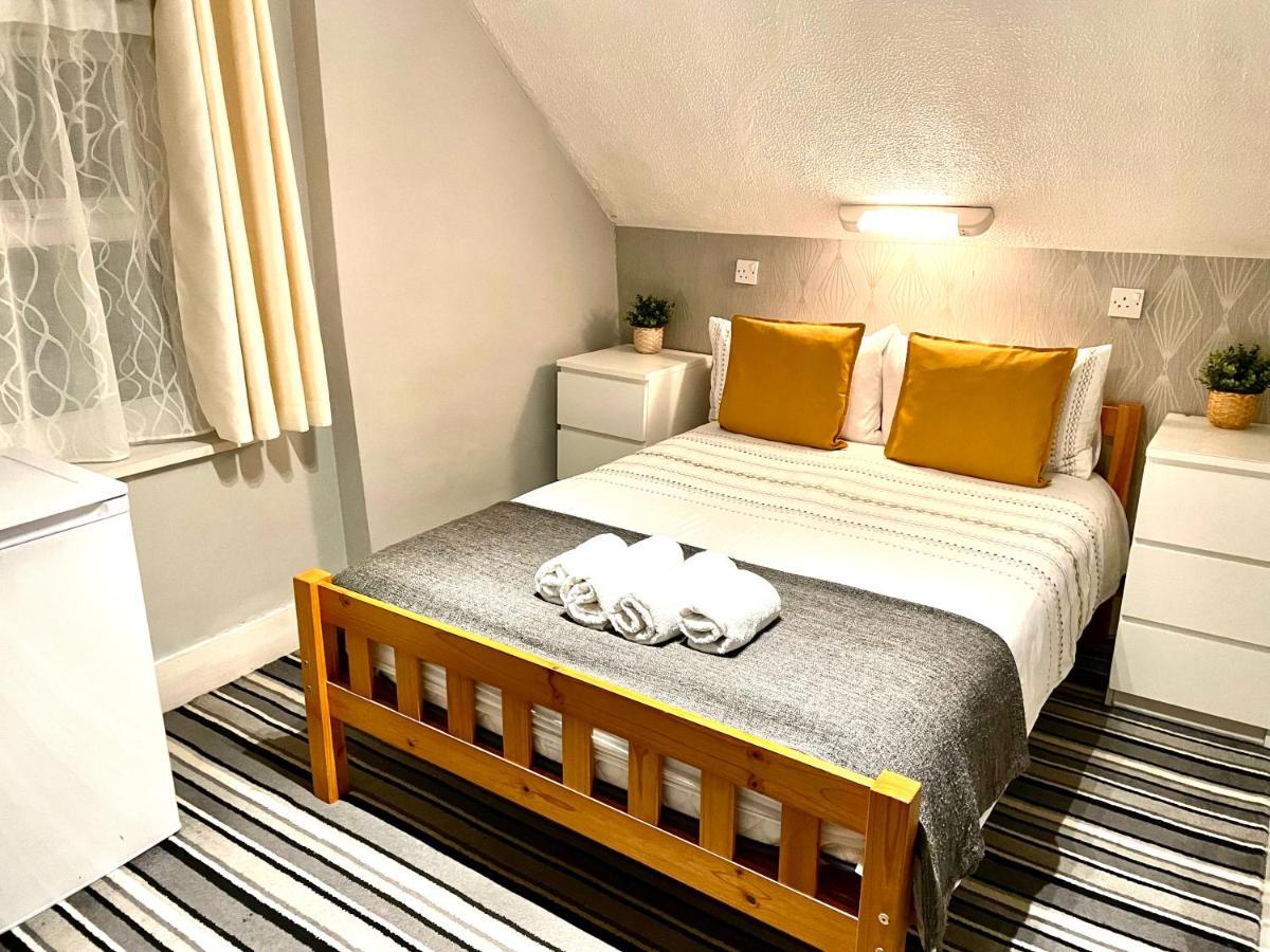 Double Room with Private Bathroom,886472902:JPEG