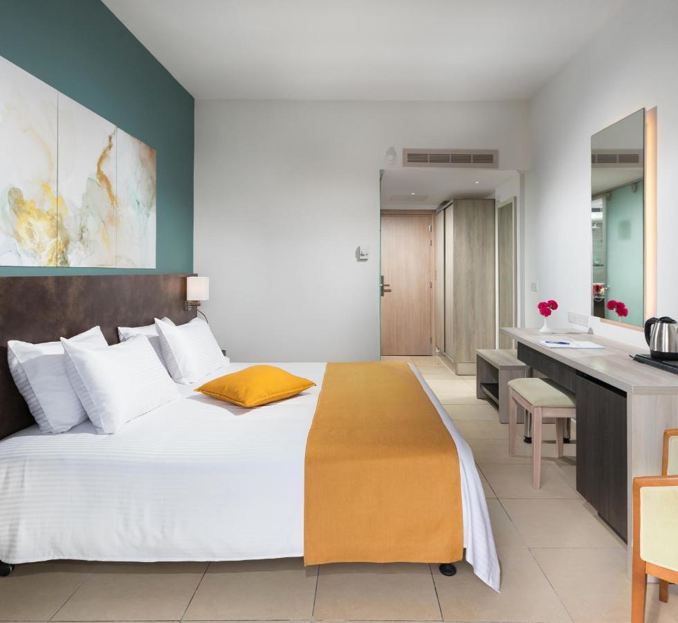 Double or Twin Room with Pool View,1197066229:JPEG