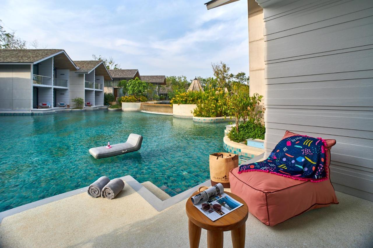 Deluxe Pool Access Schedule Boat Transfer