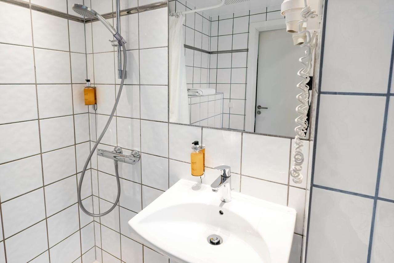 Single Room,1194889834:JPEG