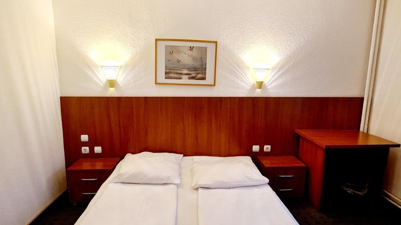 Double or Twin Room,1196398873:JPEG