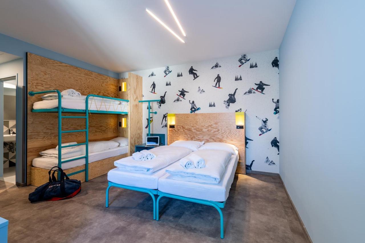 Bed 4-Bed Mixed Dormitory Room