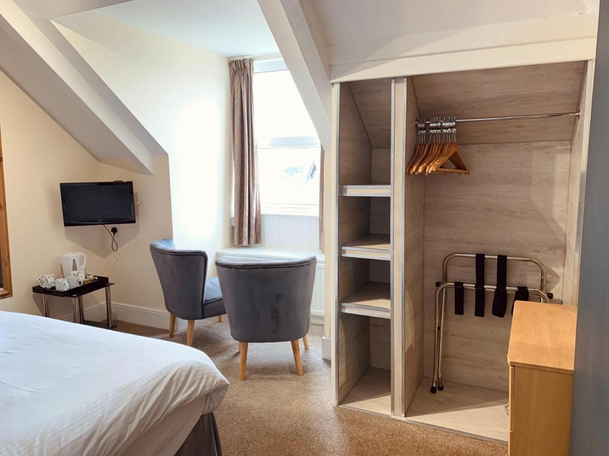 Double Room Bathroom