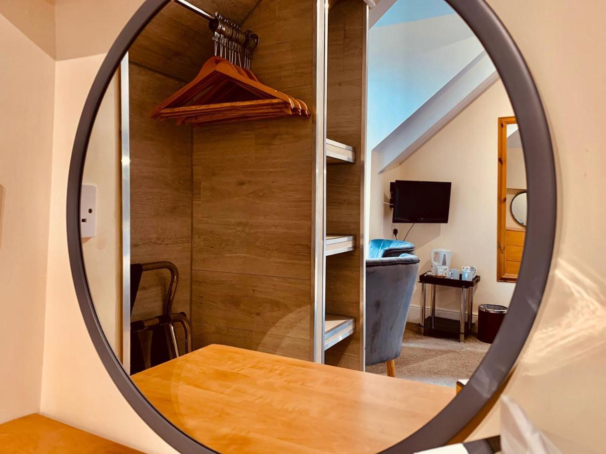 Double Room Bathroom