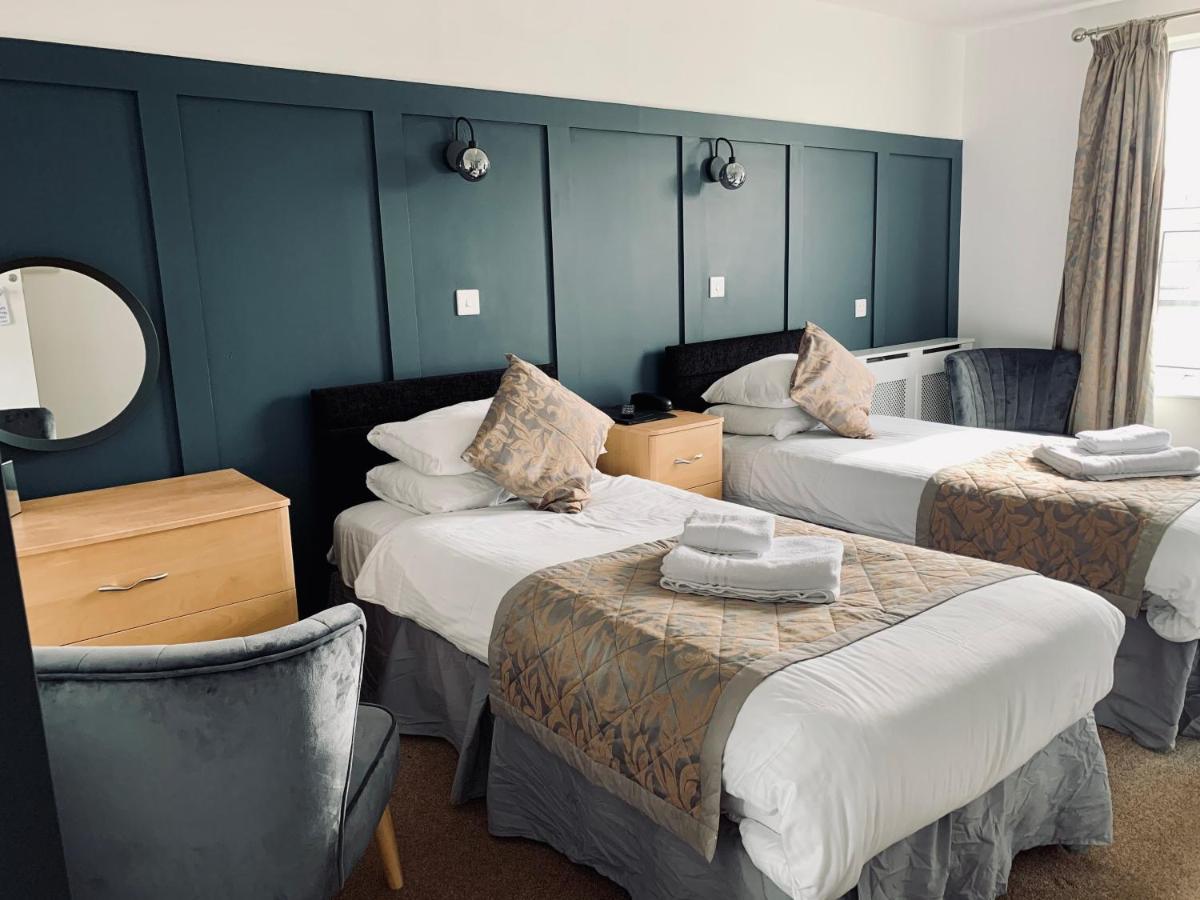Twin Room Bathroom