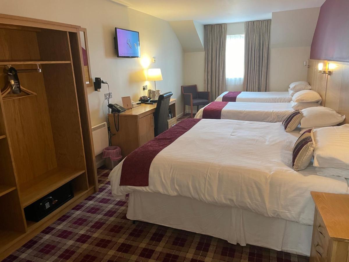 Deluxe Family Room