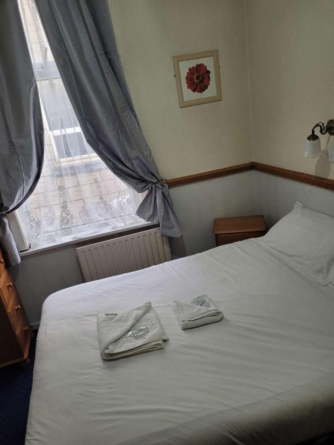 Double Room Private Bathroom