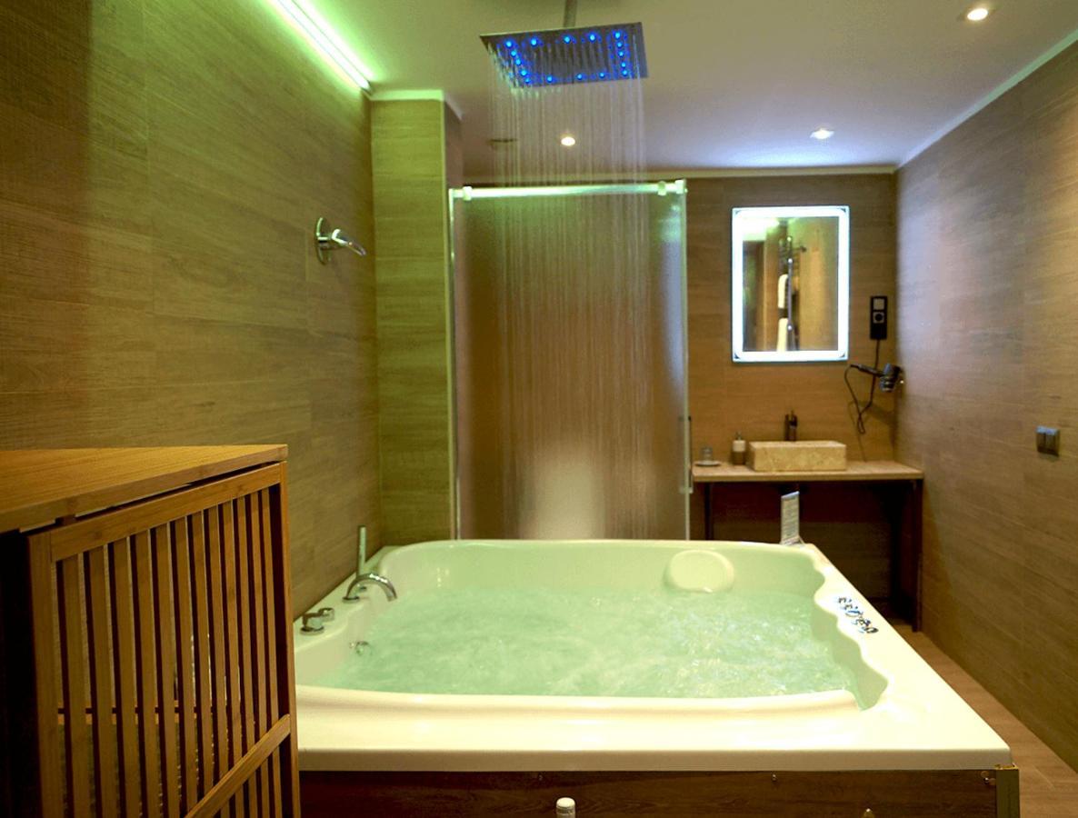 Queen Room Spa Bath
