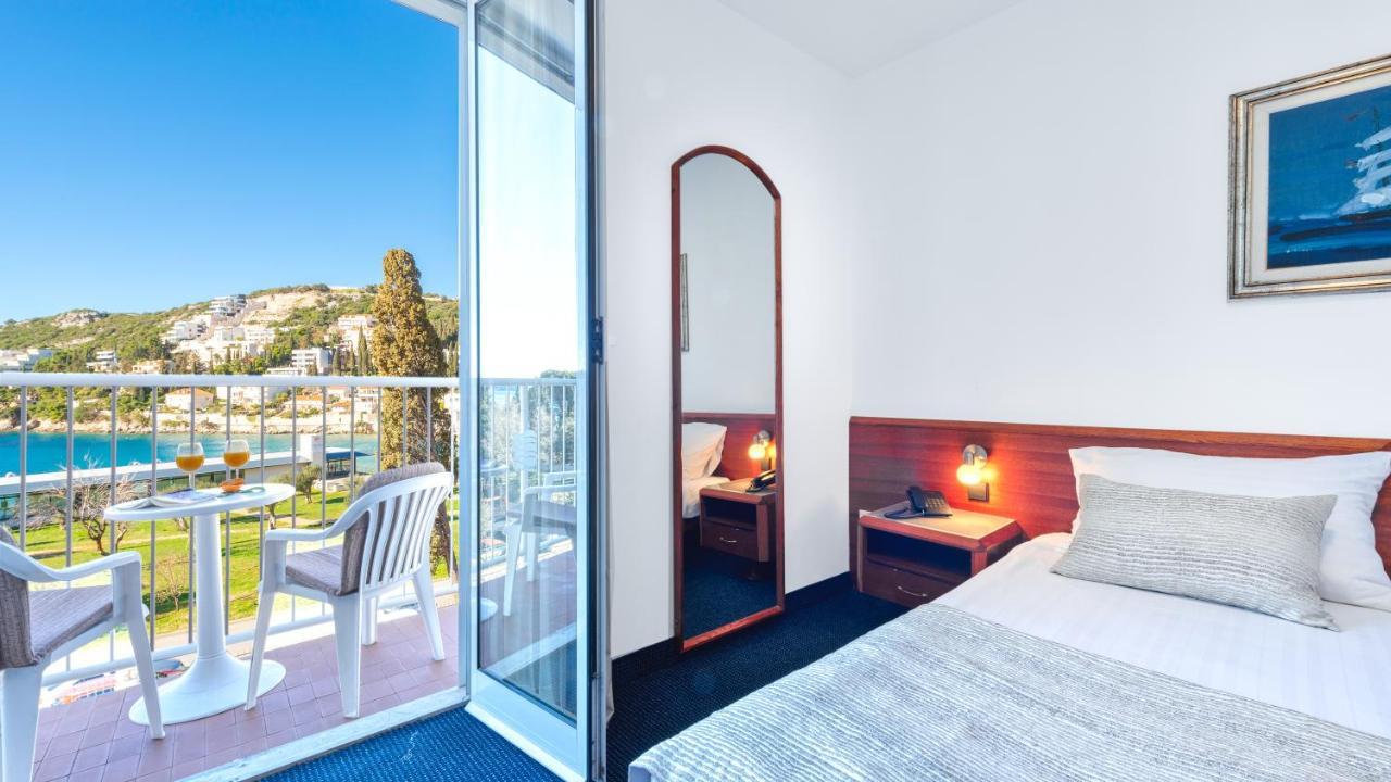 Double or Twin Room Balcony Sea View