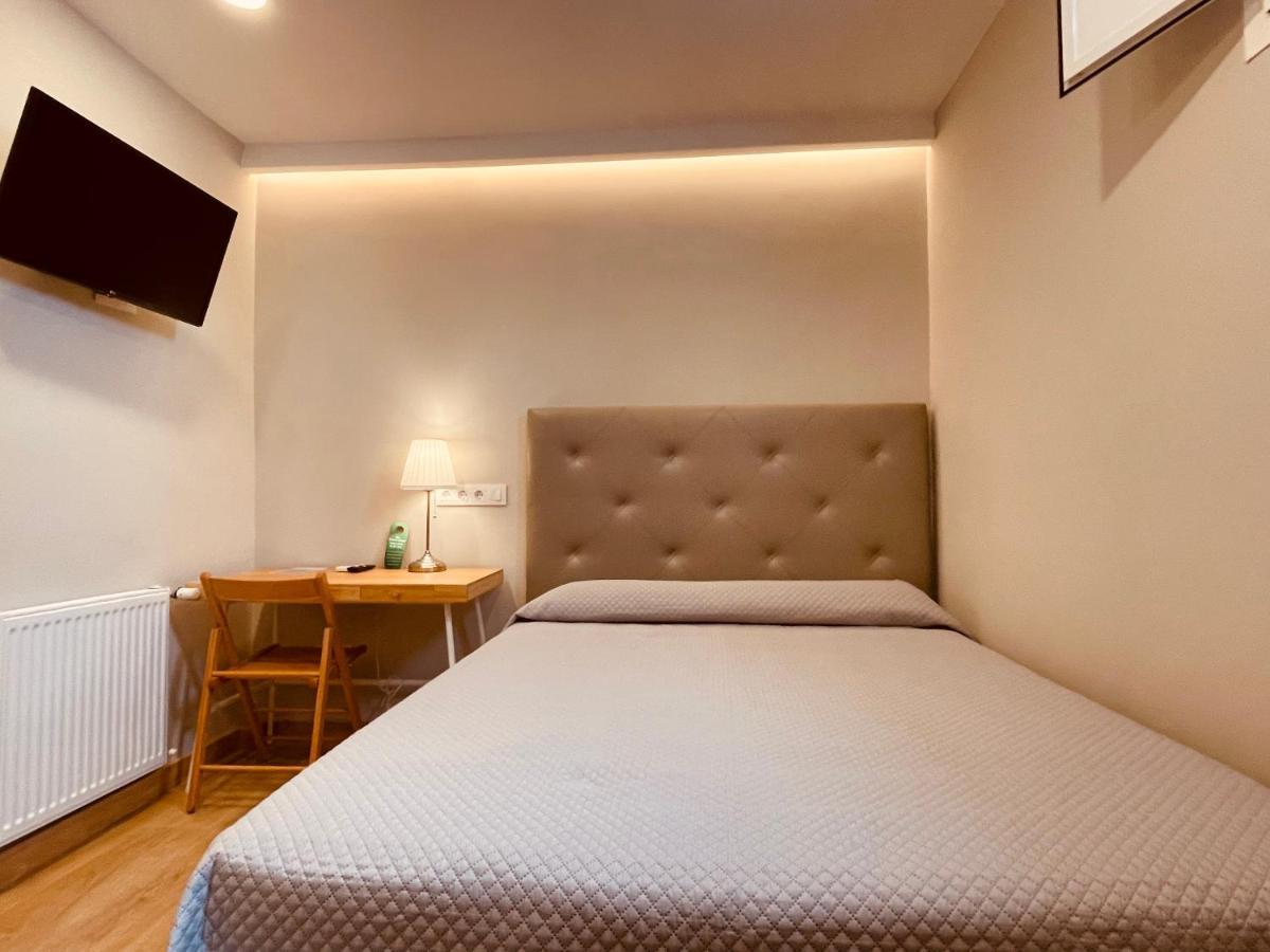 Chambre Double ou Lits Jumeaux avec Salle de Bains Privative