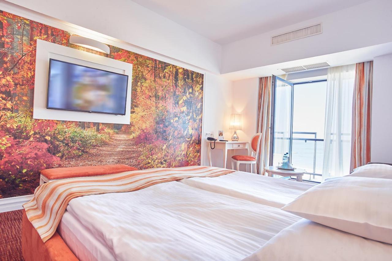 Deluxe Double Room Sofa Sea View