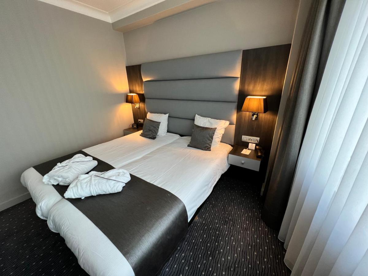 Executive Queen Room