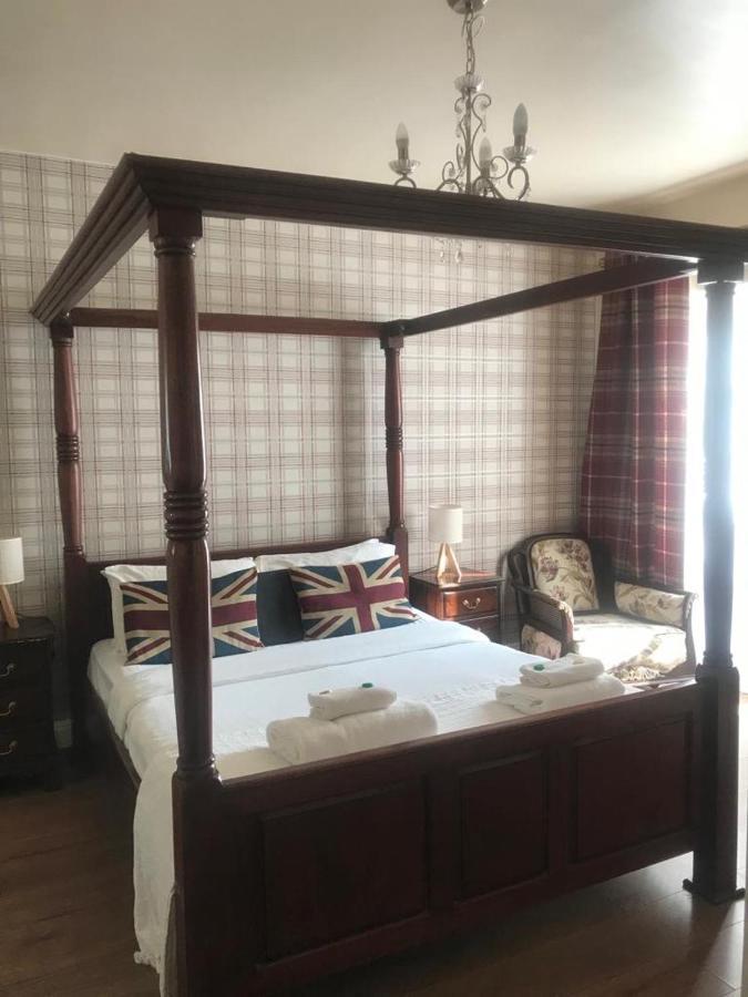 Superior Double Room Four Poster Bed