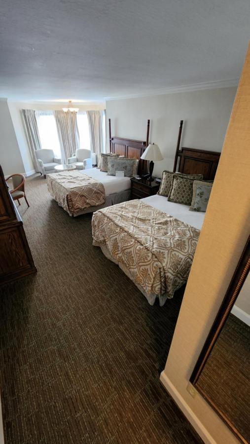 Queen Room Two Queen Beds