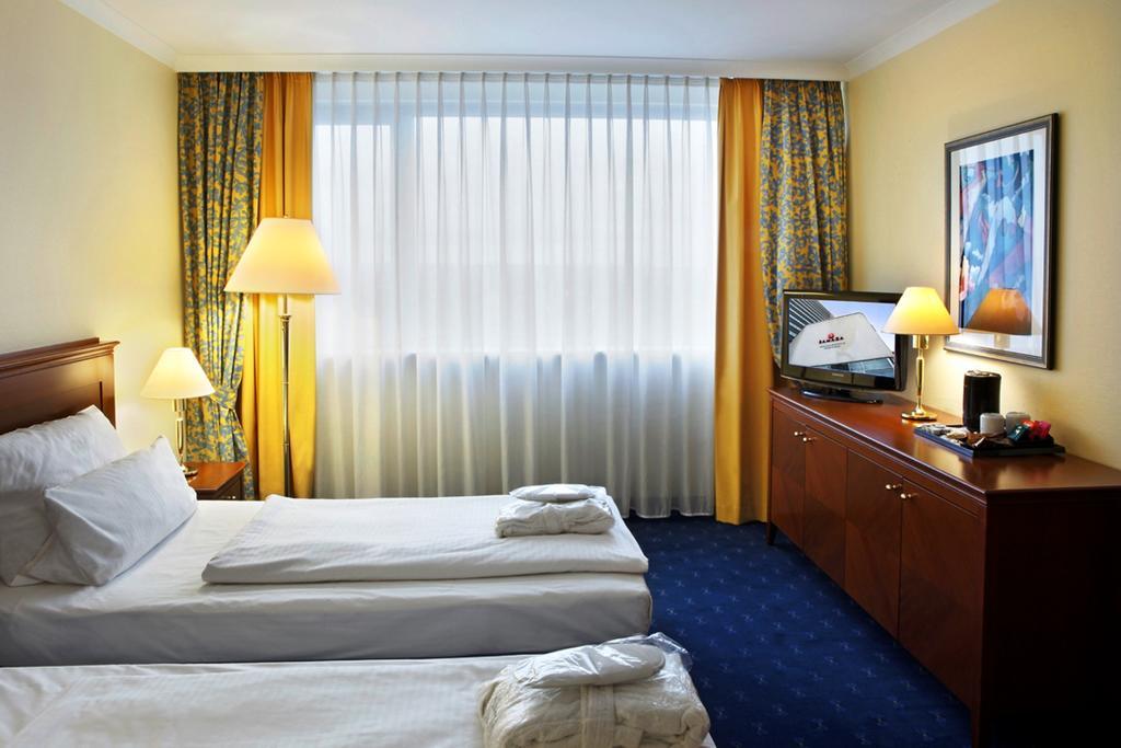 Deluxe Suite,120192873:JPEG