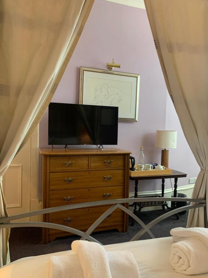 Four Poster Bedroom
