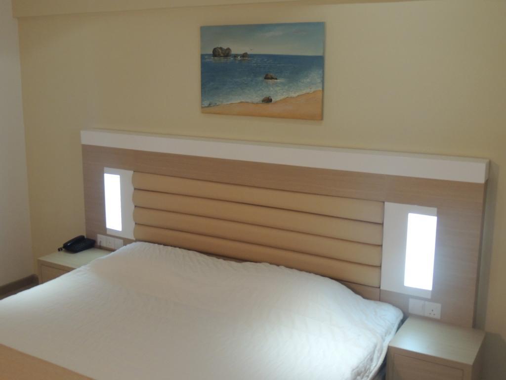 Superior Double or Twin Room Balcony Pool View