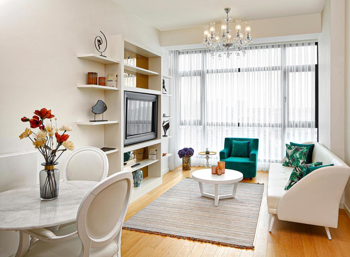 Modern One Bedroom Apartment No A or C