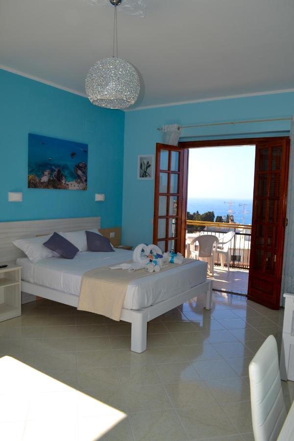 Deluxe Triple Room Sea View