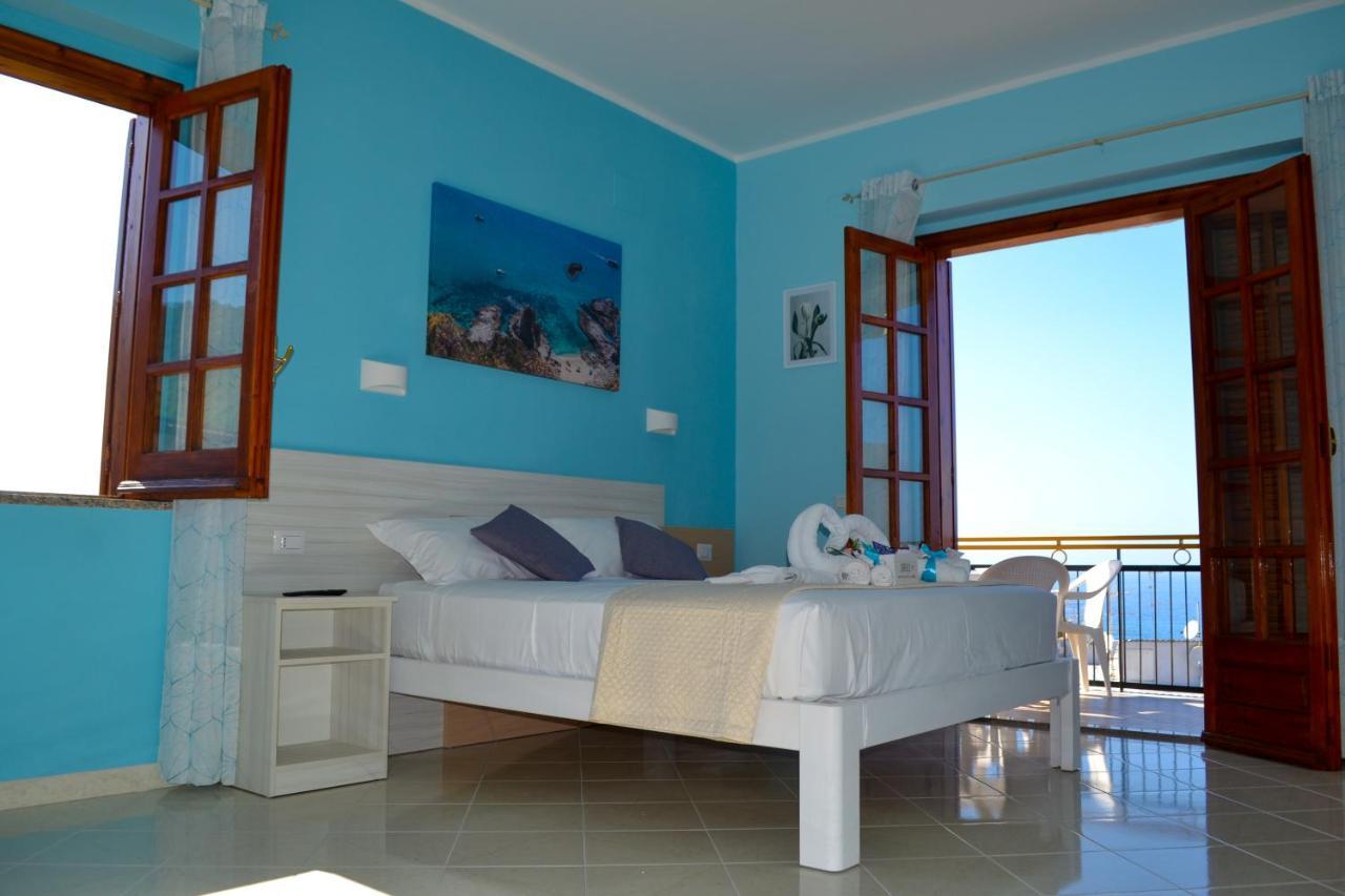 Deluxe Triple Room Sea View